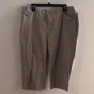 Croft and Barrow classic fit capris